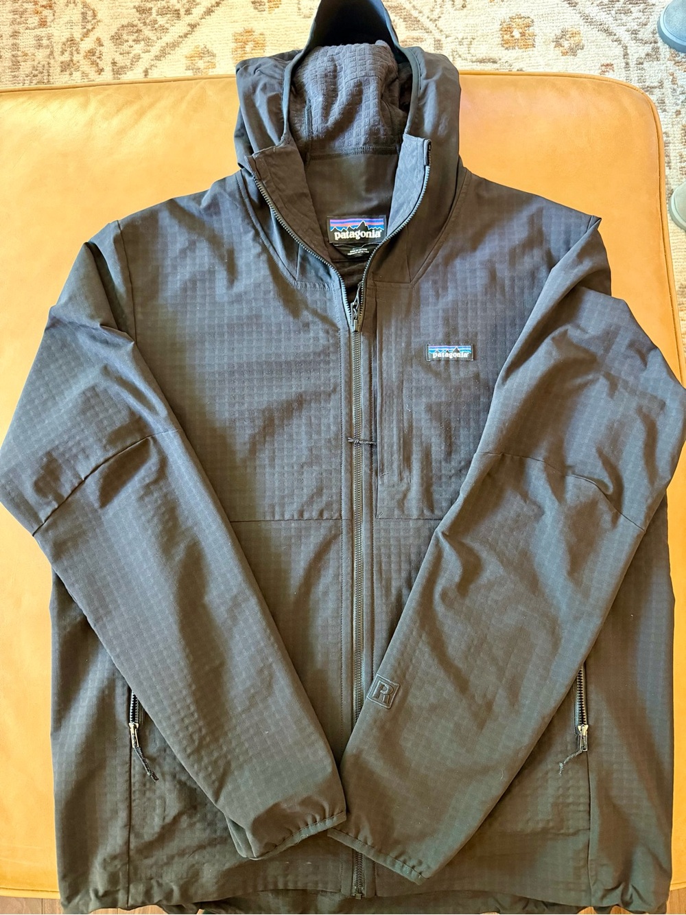 Patagonia Men’s Black R1 Hoody Jacket